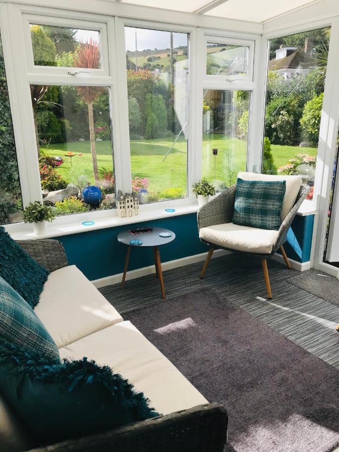 Sunnyside - Large Seaside Home With Views And Hot Tub Prestatyn Eksteriør billede