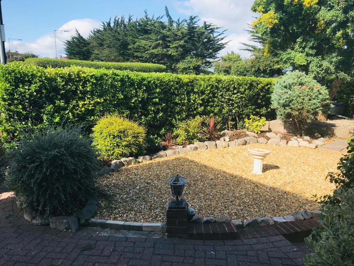 Sunnyside - Large Seaside Home With Views And Hot Tub Prestatyn Eksteriør billede